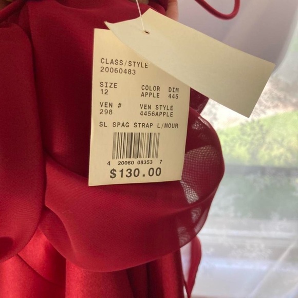 Elegant Burgundy Evening ball Dress with ruching and bow detail NWT 12 - Picture 5 of 6